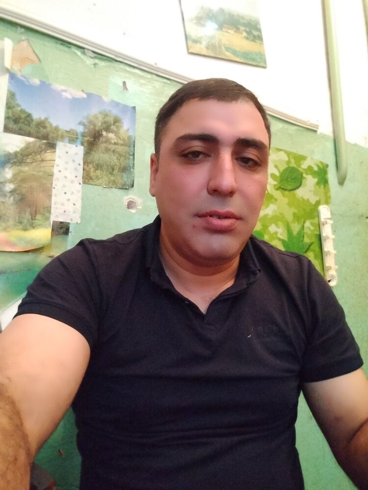 52661156  Artur, 31 ,    -