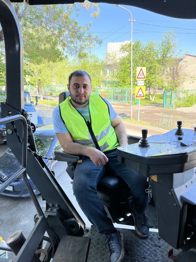  44650256  Alik, 31 ,    