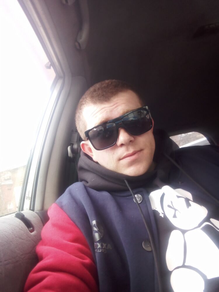  42565386  Yakovlev, 31 ,    