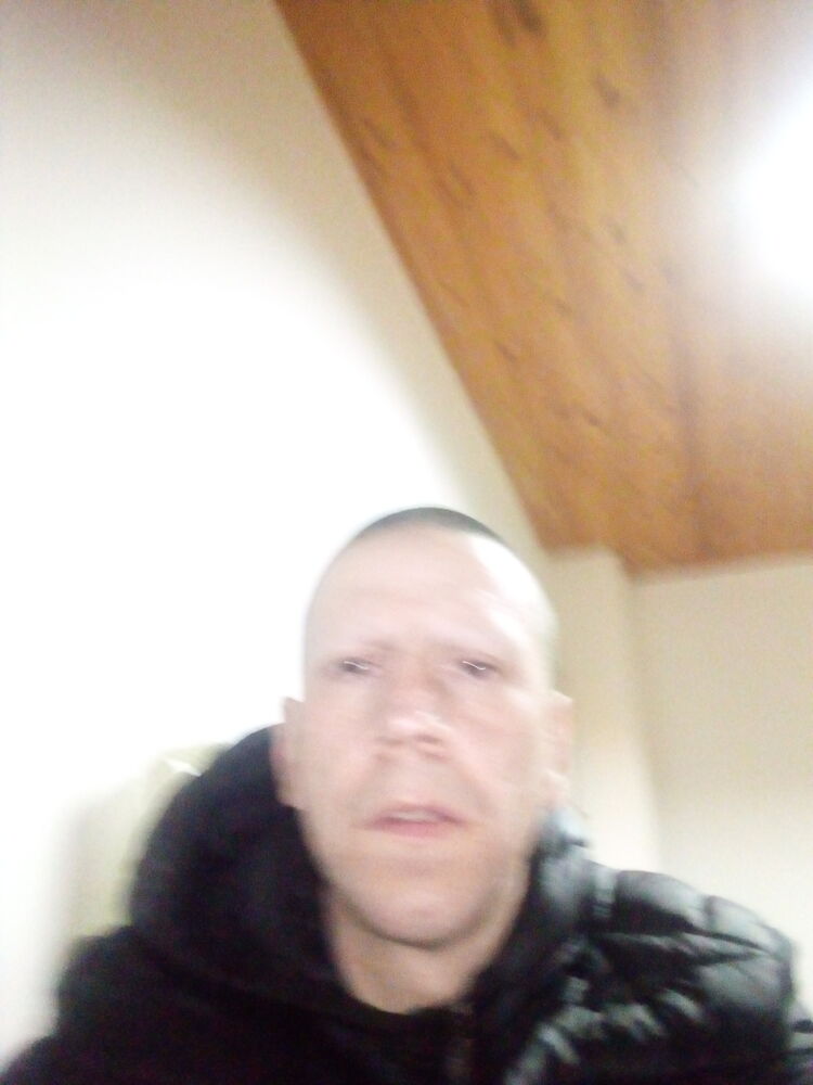  24490246  Andrii, 41 ,    