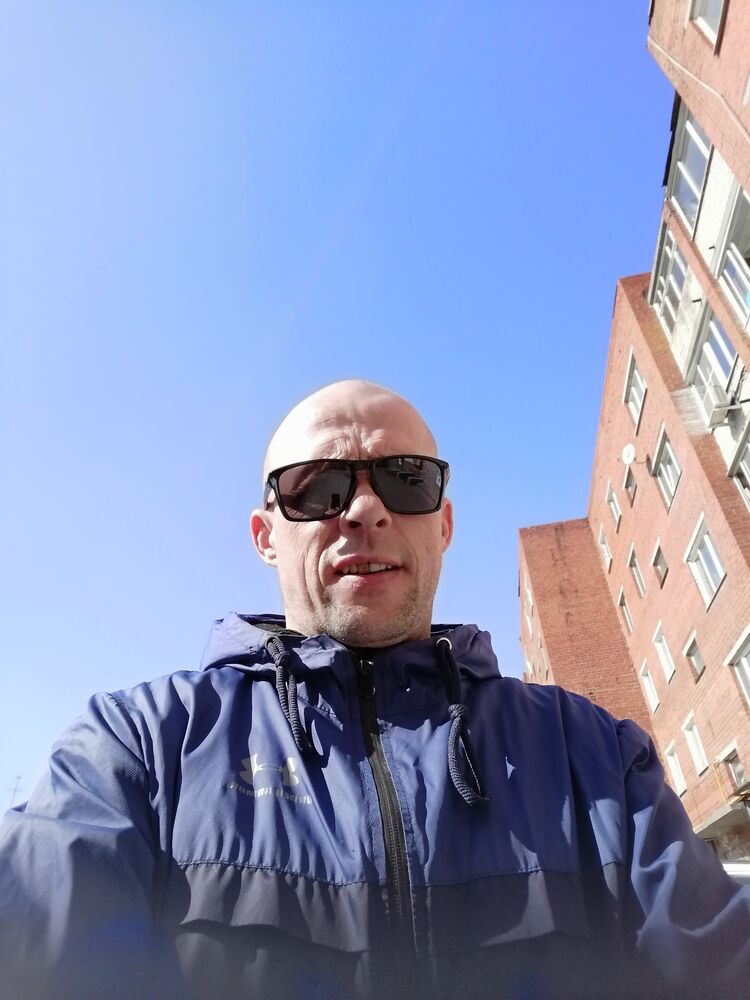  30160086  Aleksandr, 42 ,    
