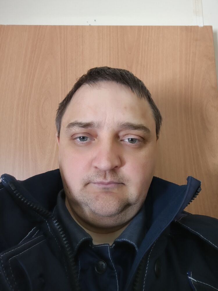  52416176  Mikhail, 45 ,    