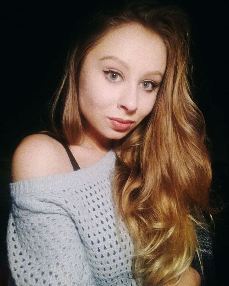  24539556  Katrin, 24 ,    