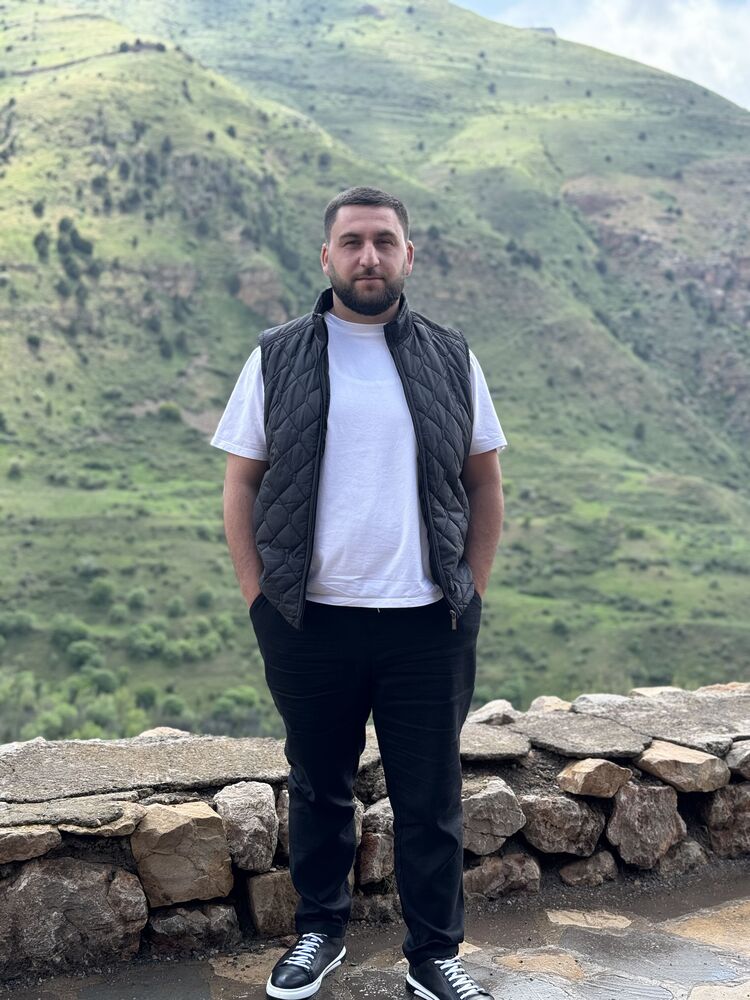  46795166  Narek, 29 ,    