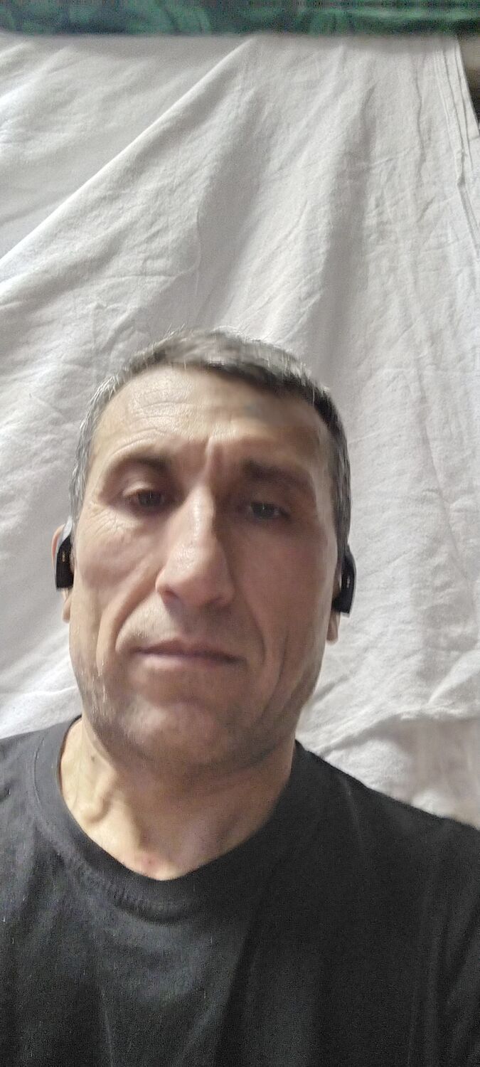  40043976  Ilhom, 48 ,    