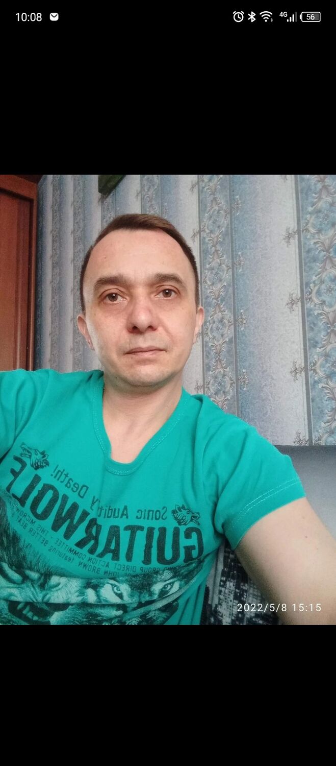  53139336  Viktor, 44 ,    