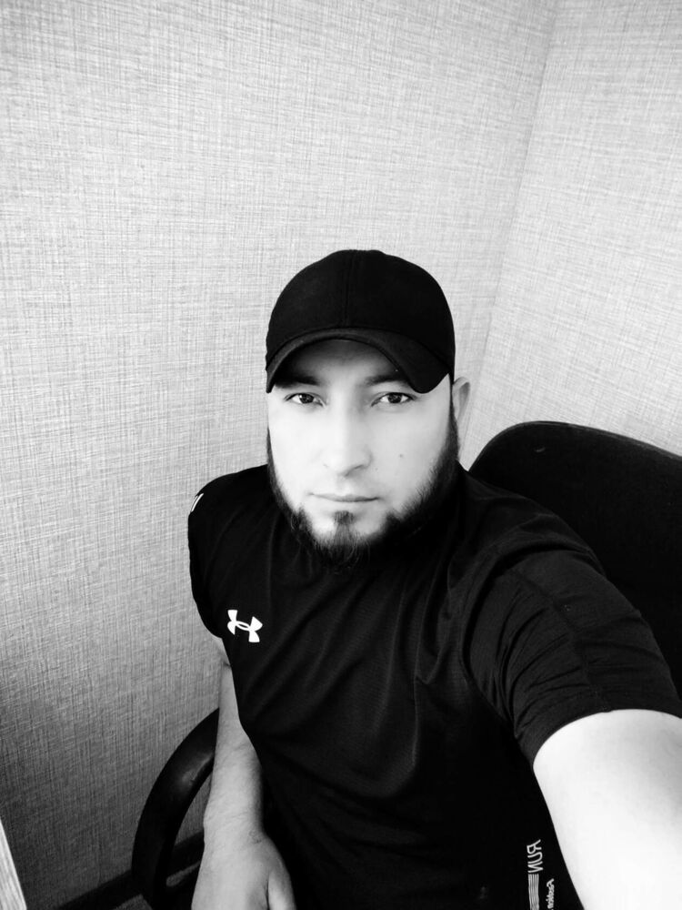  48132856  Ulugbek, 39 ,    
