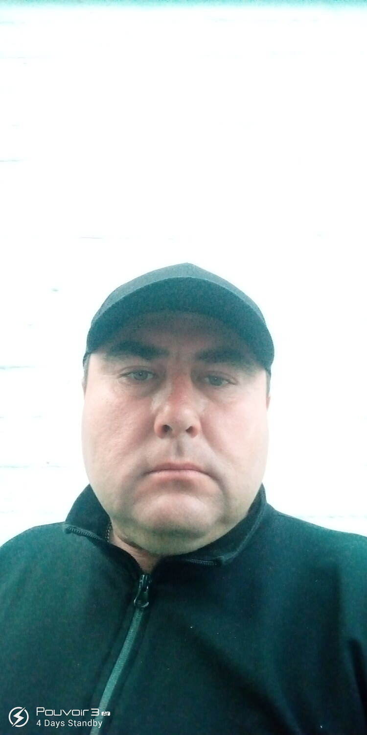  26549366  Oleg, 49 ,    