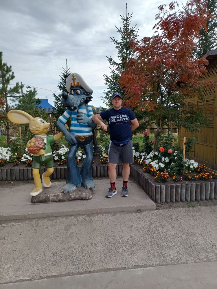  ,   Alex, 39 ,   c 