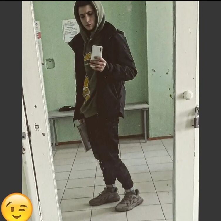  30415116  Ivan, 26 ,    
