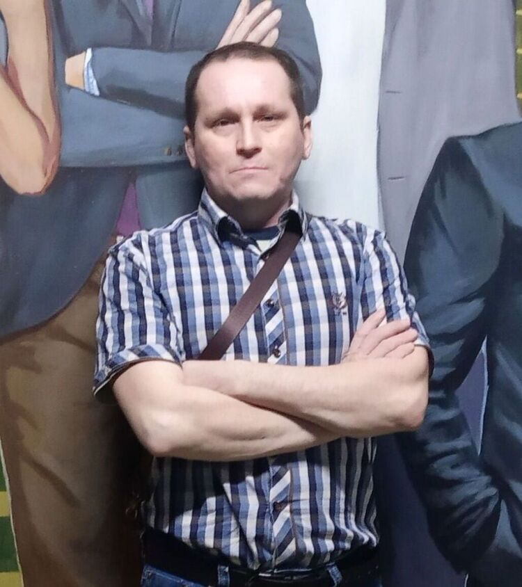  53987686  Radik, 45 ,    