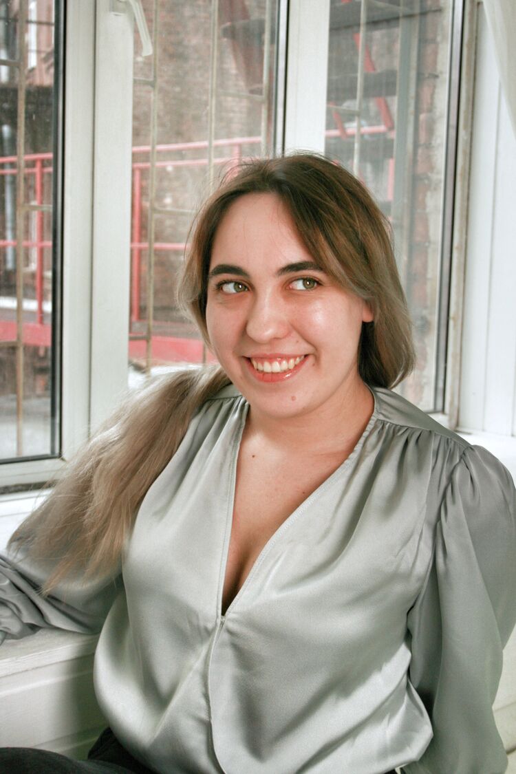  44927726  , 23 ,    -