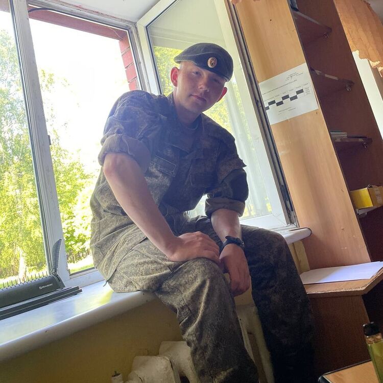  52926576  Vladislav, 20 ,    