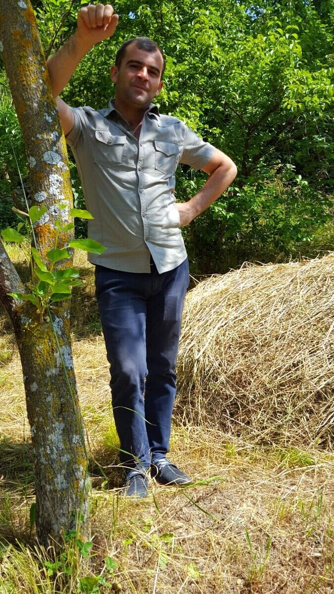  20570276  Ashot, 45 ,    