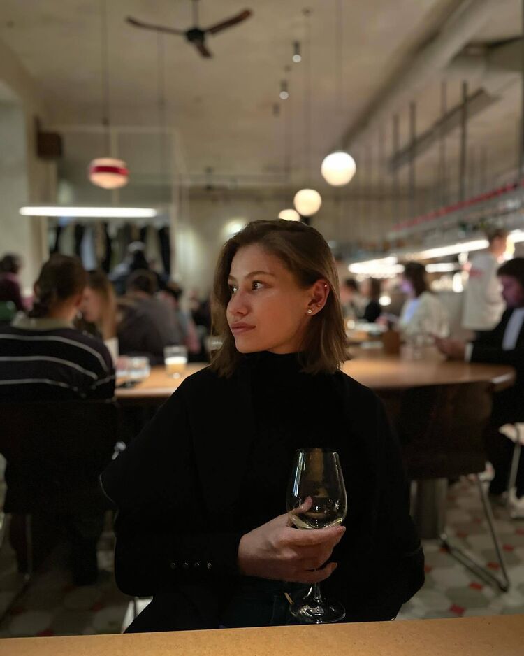  Holborn,   Grace, 22 ,   ,   