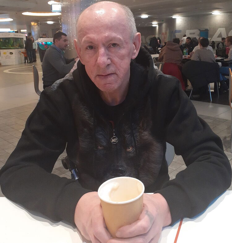  38044256  Sergei, 64 ,    