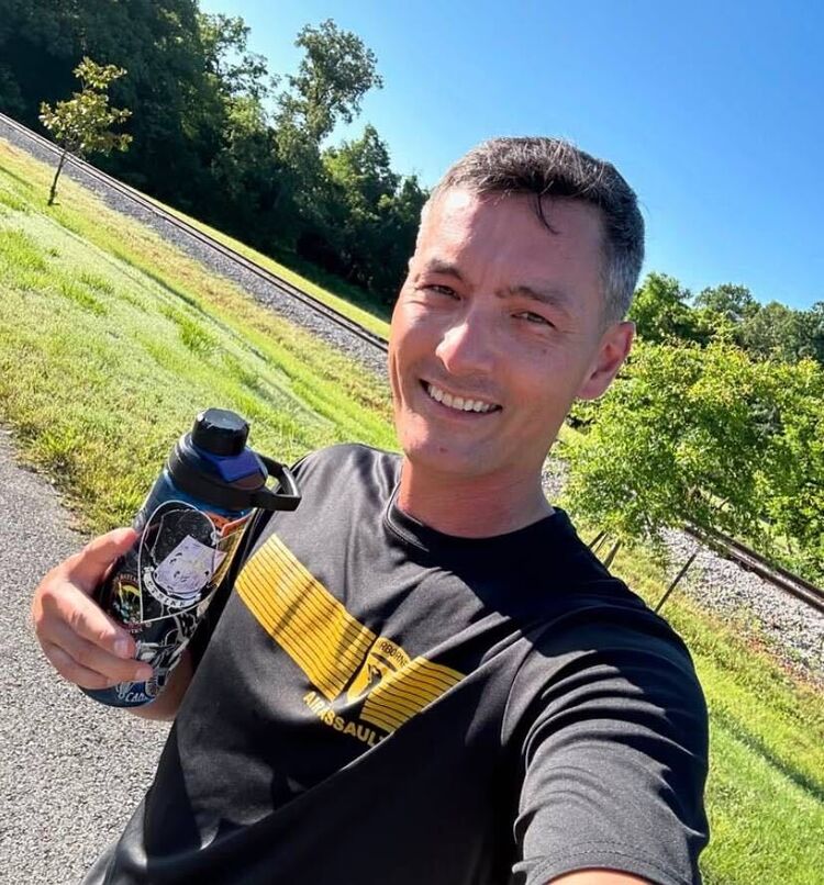  54304286  Leonardo, 43 ,    