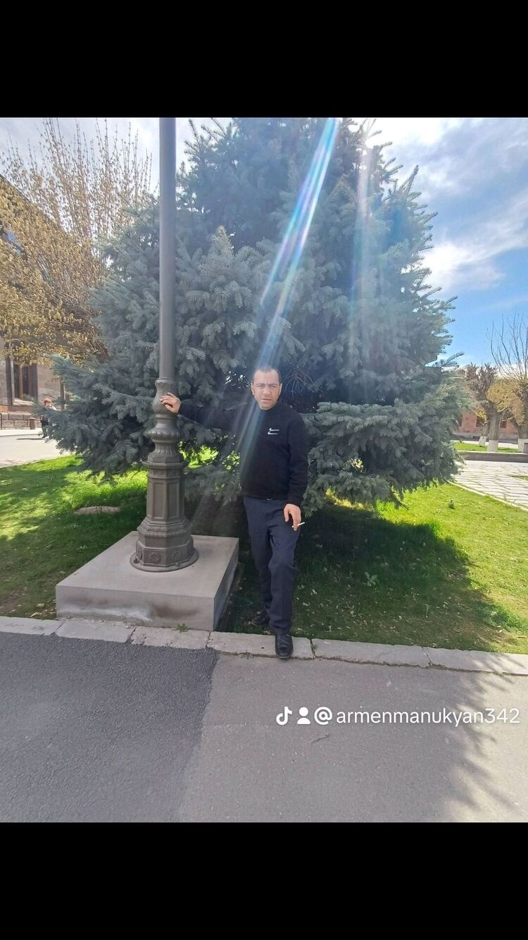 ,   Armen, 45 ,   ,   