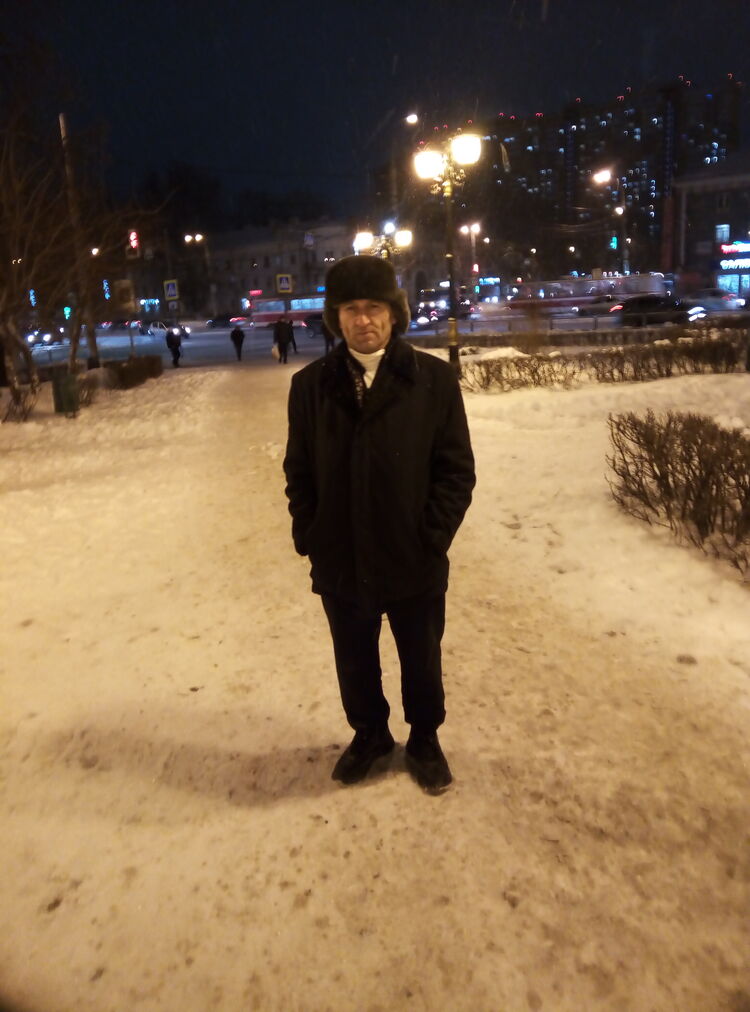  24754676  Alex, 53 ,    