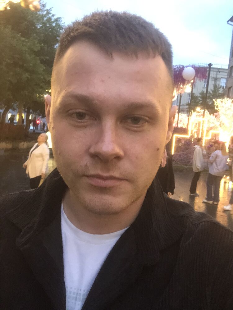  ,   Artyom, 31 ,   ,   