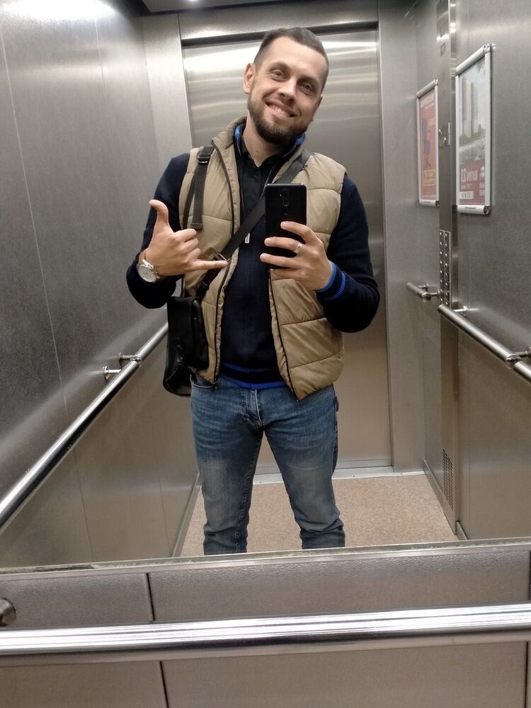  ,   Rafael, 38 ,   ,   