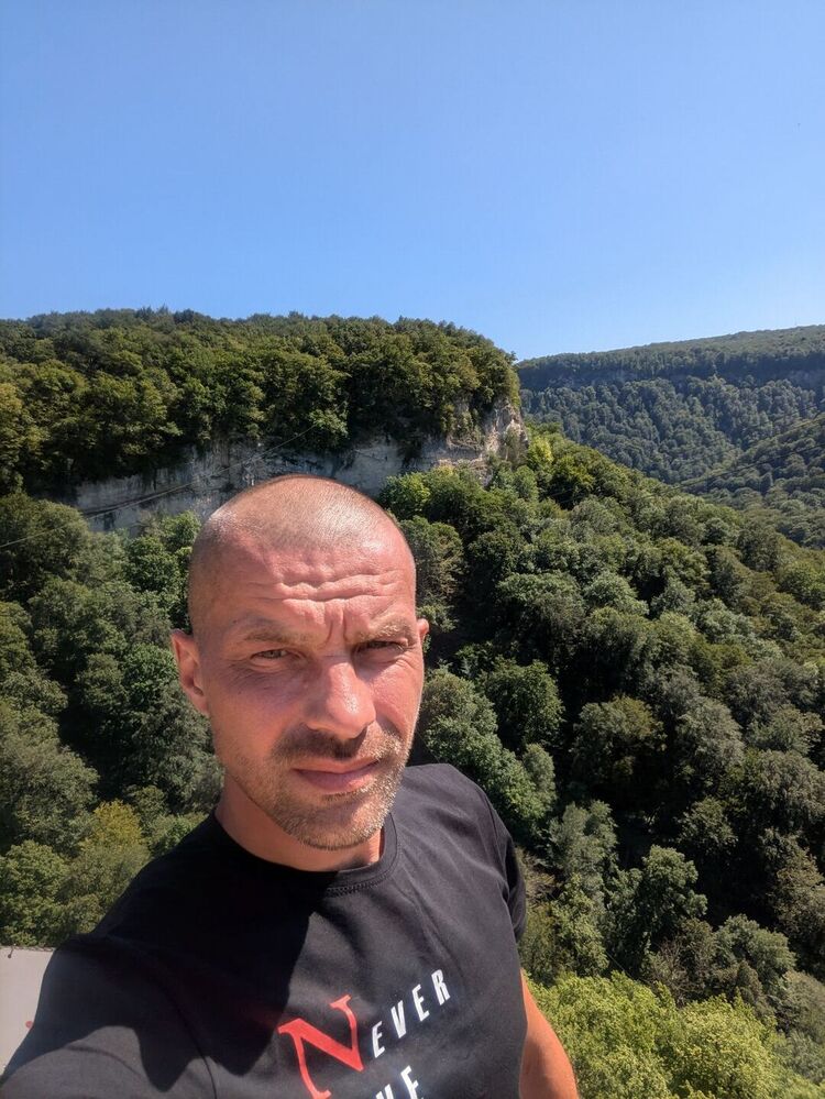  54608596  Vladimir, 42 ,    