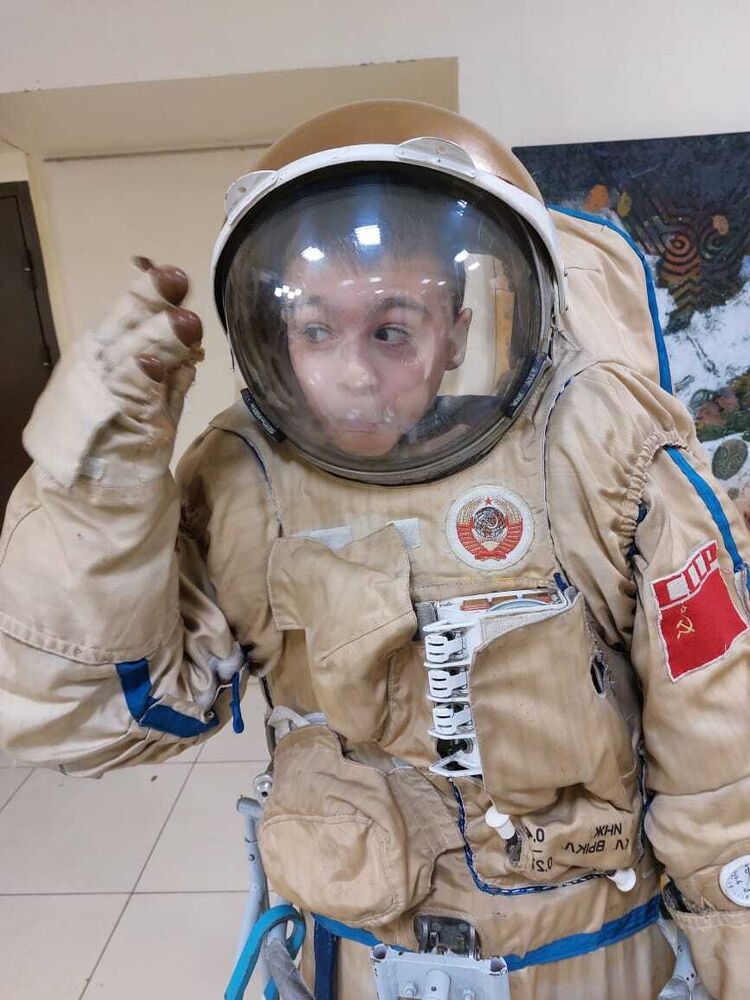  40998916  , 39 ,    --