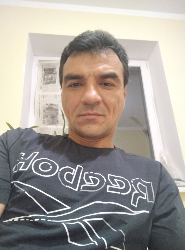  46133356  Ruslan, 42 ,    