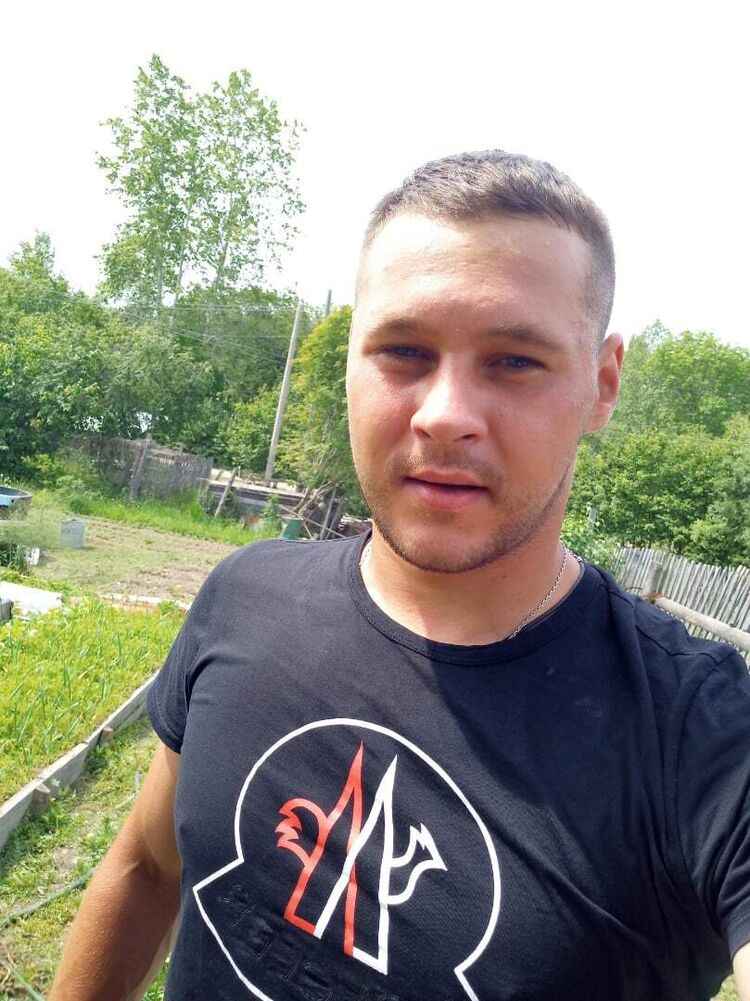  ,   Viktor, 29 ,   ,   