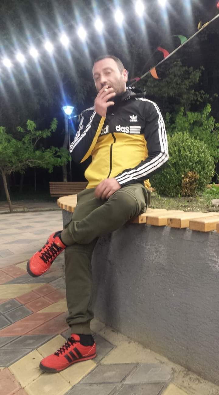  48165326  Nikola, 38 ,    
