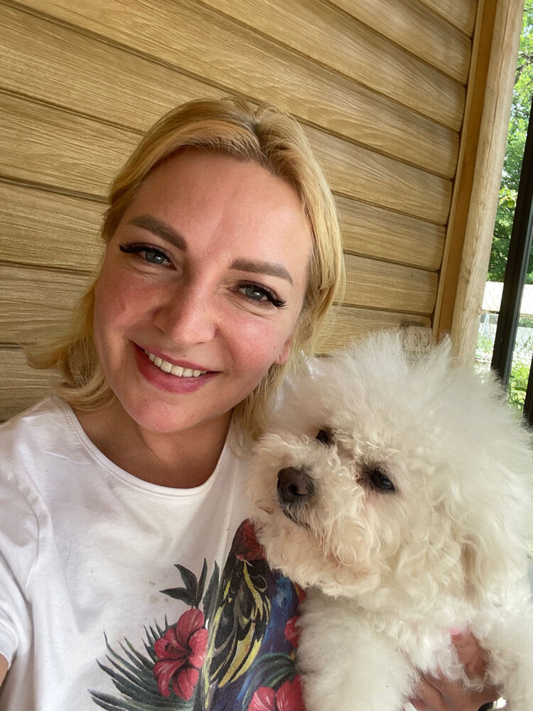  35762606  Ksenia, 51 ,    