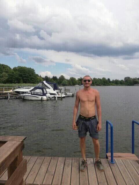  38326846  Zavik, 36 ,    