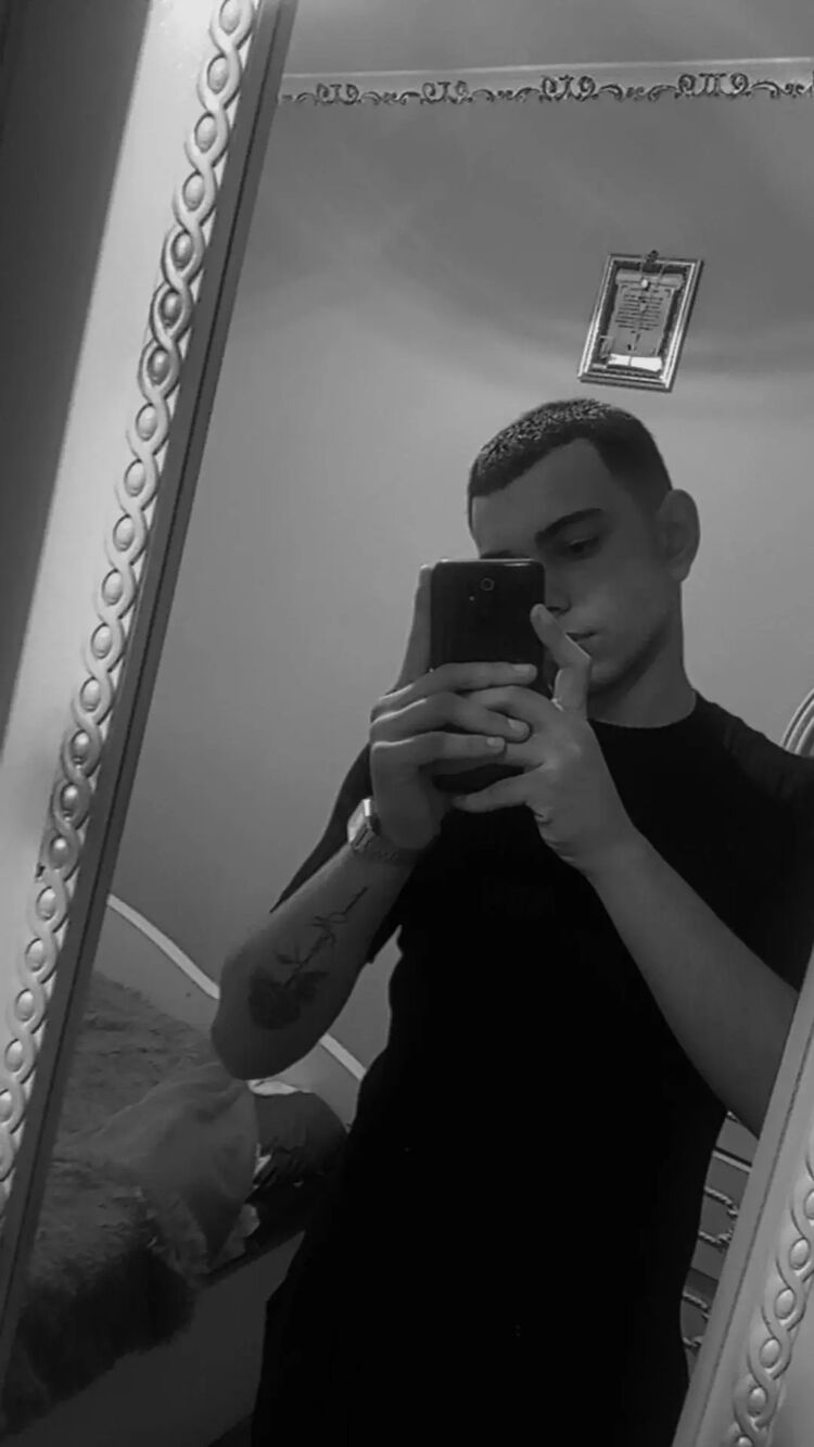  ,   Arman, 18 ,   ,   