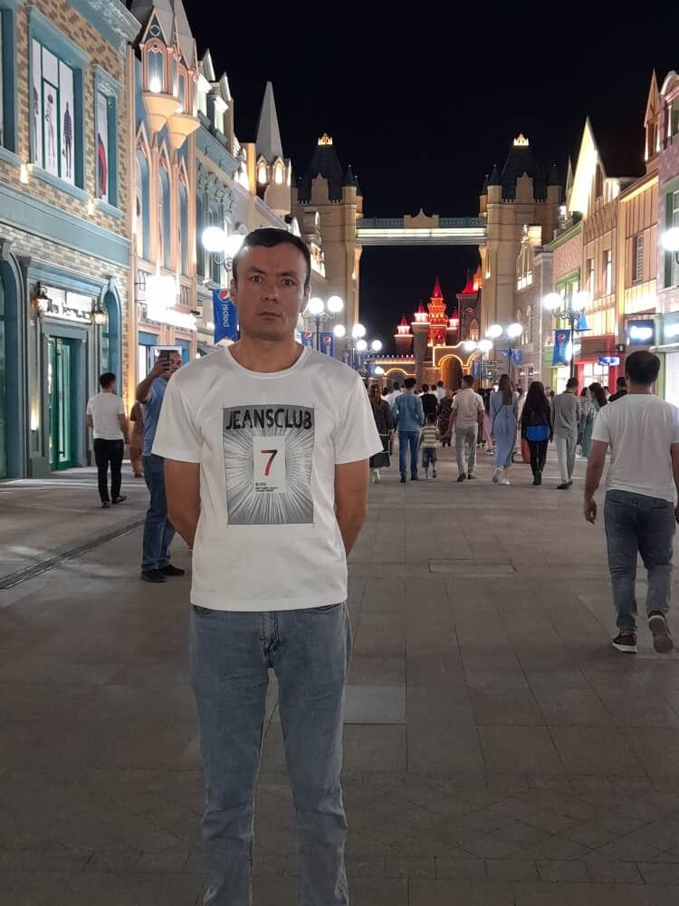  26370326  Shoyatbek, 42 ,    