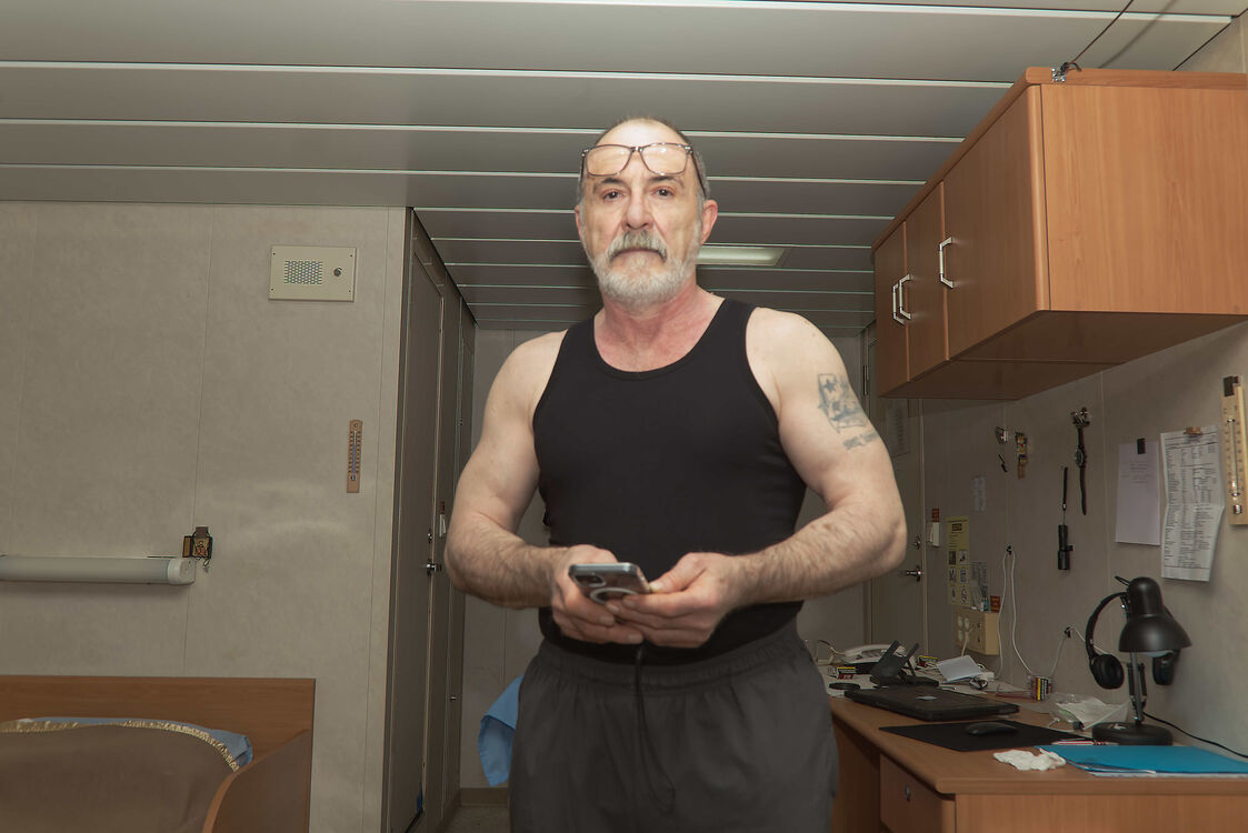  45939696  Dmitriy, 61 ,    
