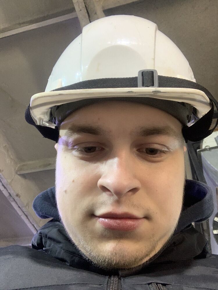  38221786  Vladimir, 24 ,    