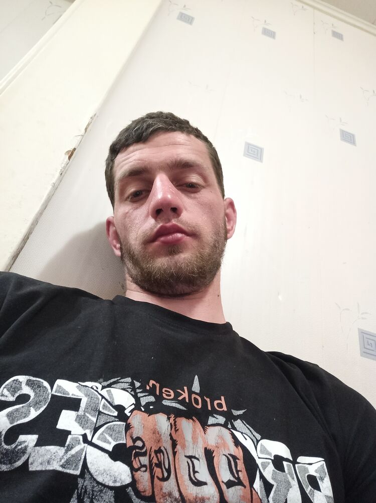  43393876  , 28 ,    