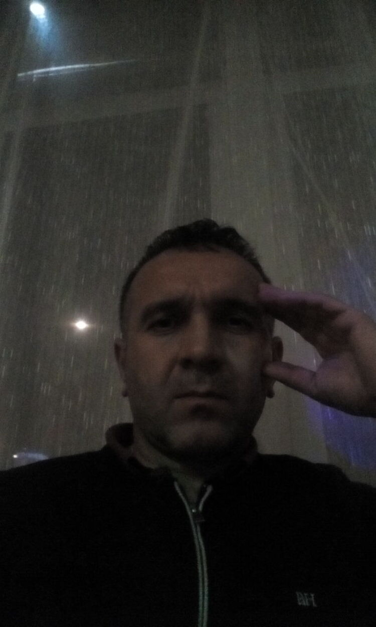  37508686  Mohlet, 49 ,    