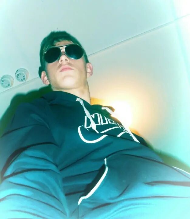  50346656  Denis, 27 ,    