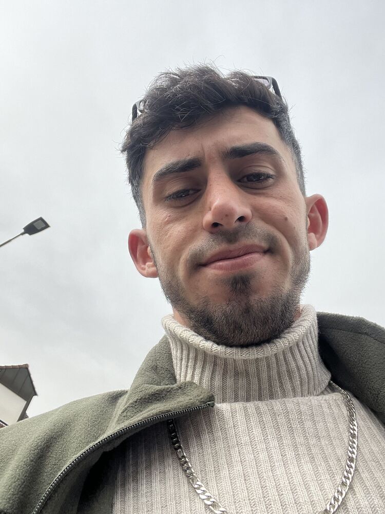  44103556  Emil, 27 ,    Frankfurt Am Main