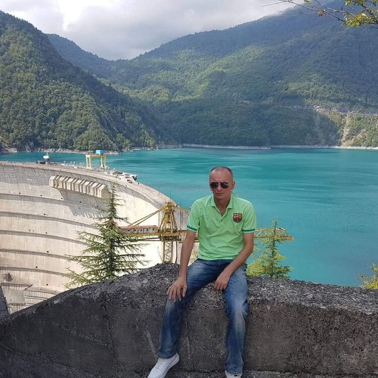  ,   Avtandil, 43 ,   c 