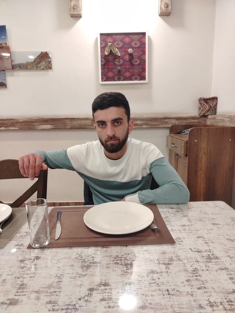  ,   Ali, 27 ,   ,   