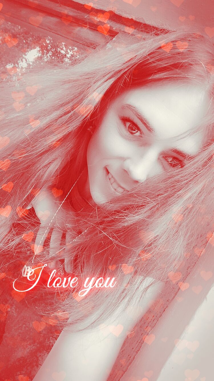  ,   Viktoria, 28 ,   c 