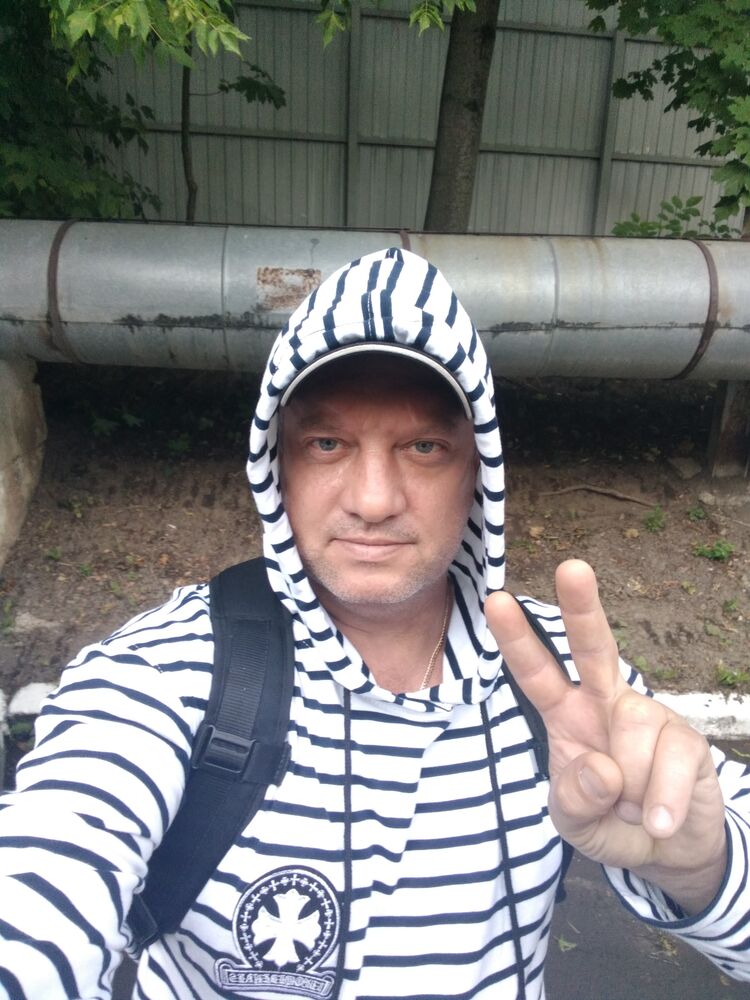  28054076  , 49 ,    
