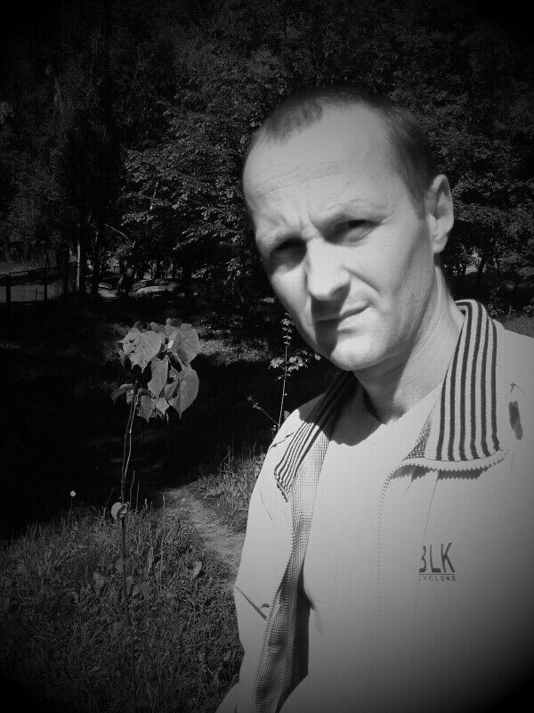  9728946  Slavik, 41 ,    -