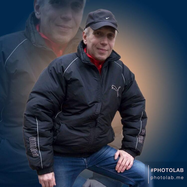  25605576  Alex, 59 ,    