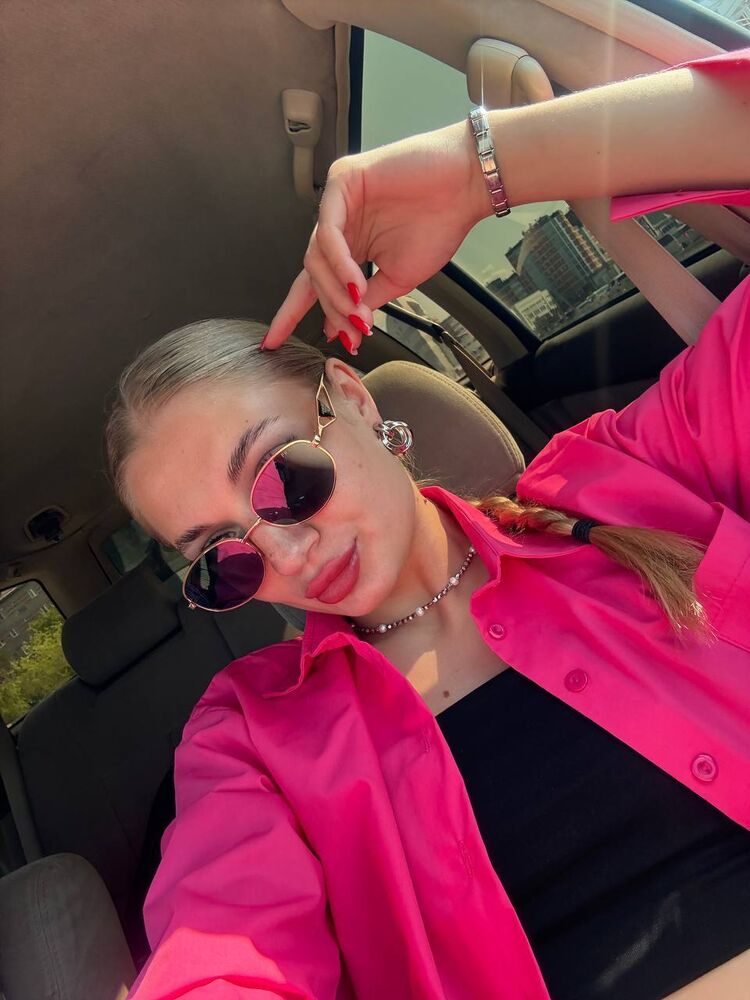  52065456  , 23 ,    -