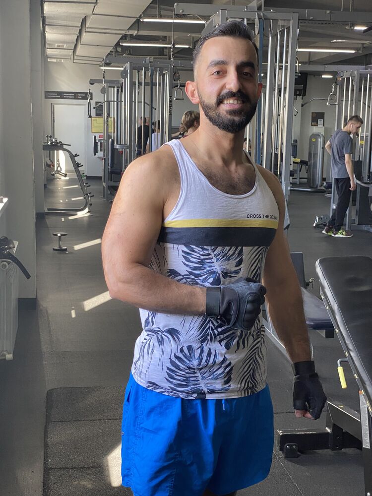  27161116  Akram, 30 ,    