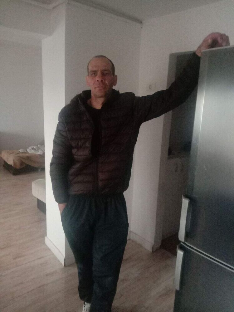  26834606  Vanea, 44 ,    