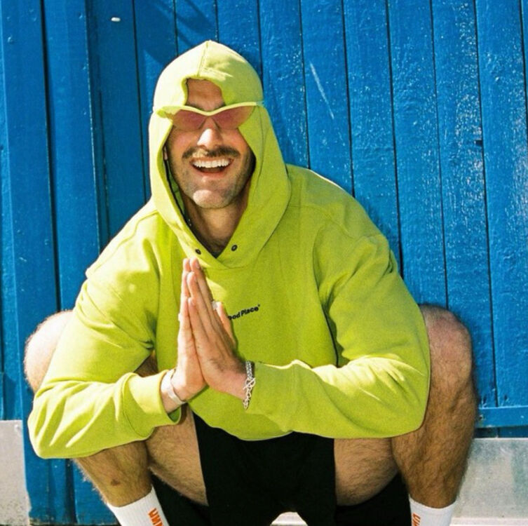  53645236  Yurii, 23 ,    